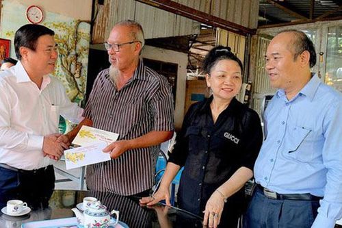 Thành phố Hồ Chí Minh dự kiến chi 813 tỷ đồng tặng quà Tết cho các đối tượng chính sách