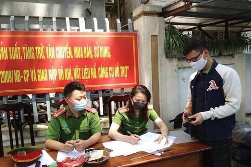 Công an Hà Nội thu hồi hàng nghìn vũ khí, vật liệu nổ