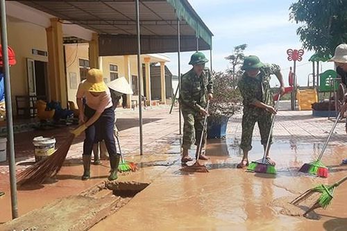 Đứng dậy sau lũ lụt