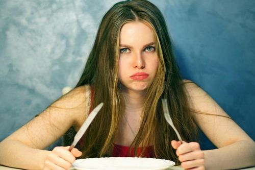Tại sao chúng ta dễ nổi cáu khi đói?