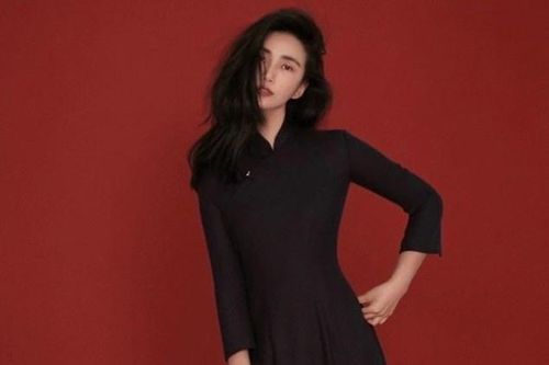 Nhiếp ảnh gia Trung Quốc xóa bài đăng sau khi bị tố đạo nhái áo dài