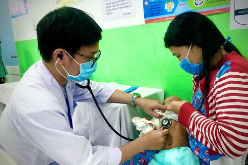 Trẻ mắc bệnh hô hấp ở TP.HCM tăng kỷ lục