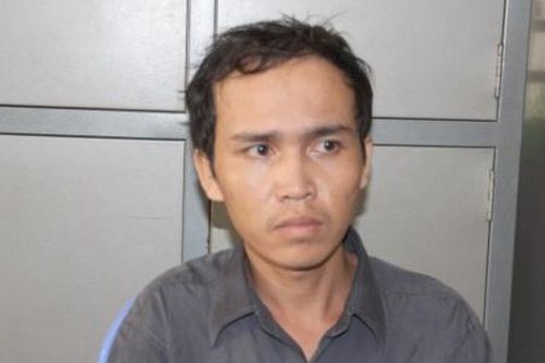 Bắt quả tang kẻ trộm đột nhập cửa hàng FPT