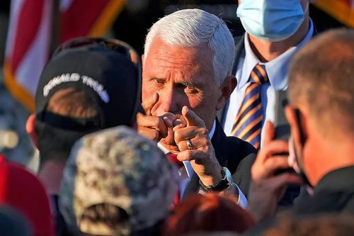 Văn phòng Phó tổng thống Pence thành ổ dịch Covid-19 mới