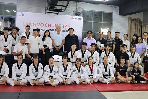 Lễ tổng kết chương trình 'Làng võ chung tay cùng đồng bào miền Trung'