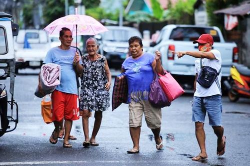 Phi-li-pin sơ tán hàng nghìn người tránh bão
