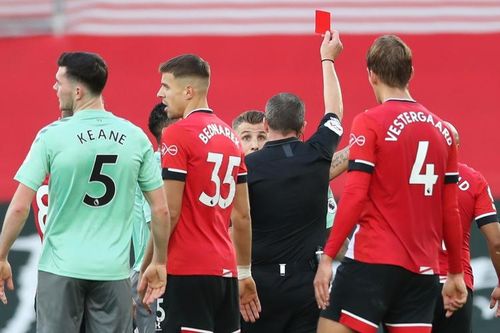 Southampton quật ngã Everton 2-0