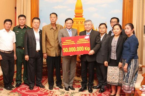 Đại sứ quán Việt Nam tại Lào ủng hộ Lào khắc phục hậu quả lũ lụt