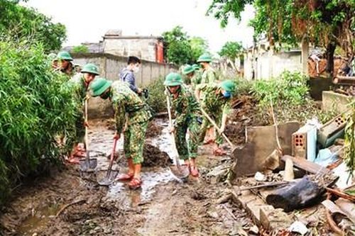Giúp dân ổn định cuộc sống sau lũ