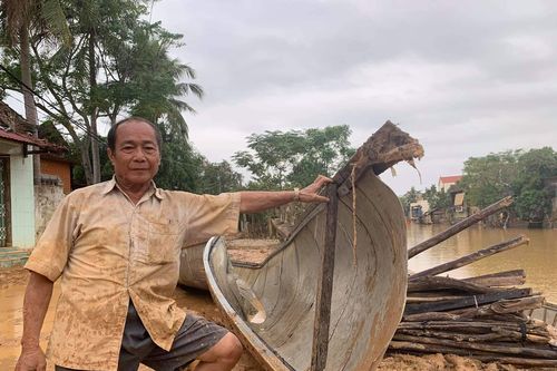 Chèo đò cứu 100 người trong lũ