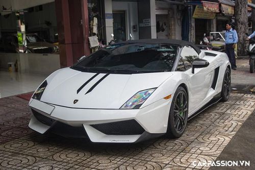 Siêu xe Lamborghini Gallardo độc nhất Việt Nam 'làm dâu' Sài Gòn