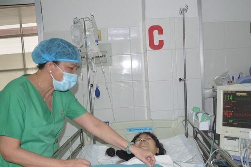 Cần Thơ: Cứu sống ngoạn mục nữ bệnh nhân bị xe container cán qua người