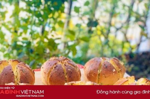 Công thức làm bánh mì phô mai tỏi kiểu gì cũng ngon