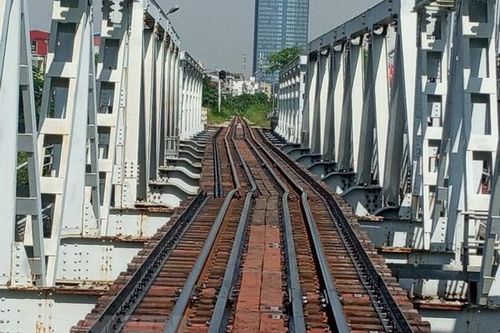 Khắc phục, bảo đảm thông tuyến đường sắt qua cầu Tam Bạc