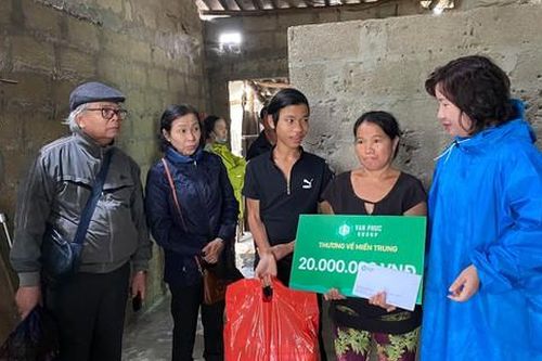 Tập đoàn BĐS Vạn Phúc ủng hộ 3 tỷ đồng cho đồng bào miền Trung bị lũ lụt