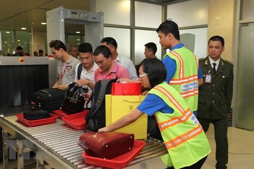 Đồng hồ hàng hiệu của hành khách bỏ quên ở sân bay Nội Bài được tìm thấy ở Đà Nẵng