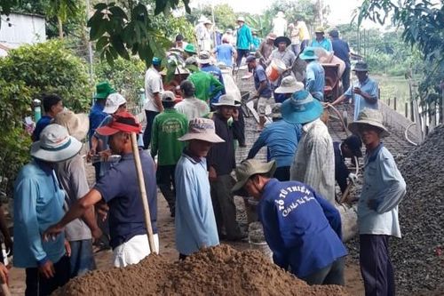 Chợ Mới huy động sức dân xây dựng cầu, đường