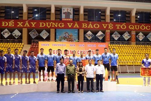 Trao 32 giải tại Giải bóng chuyền đoàn kết Công - Nông - Binh