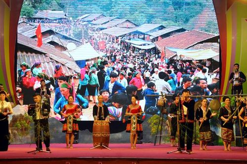 Khai mạc Hội diễn nghệ thuật quần chúng Công - Nông - Binh lần thứ VI