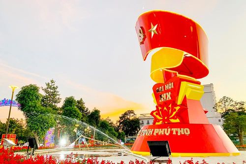 Rực rỡ cờ, hoa chào mừng Đại hội