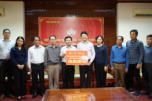 Các tổ chức, cá nhân tiếp tục hỗ trợ Nhân dân Quảng Trị khắc phục hậu quả thiên tai