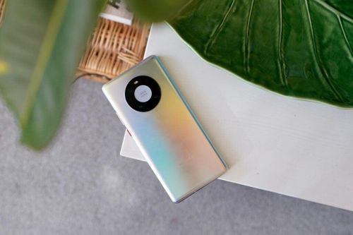 Vua nhiếp ảnh Huawei Mate 40 Pro chính thức ra mắt