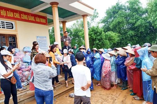 Quảng Trị: Tình người ở 'rốn lũ' Bắc Phước