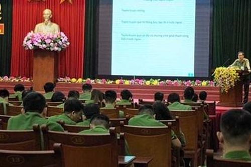 Tuổi trẻ Công an Hòa Bình tham gia bảo vệ nền tảng tư tưởng của Đảng