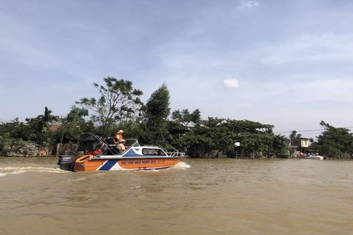 Sẵn sàng về nhân lực, phương tiện, hàng dự trữ quốc gia ứng phó với bão lũ