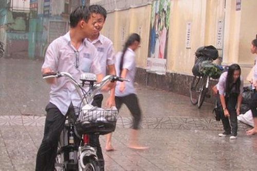 Học sinh Thừa Thiên - Huế nghỉ học tránh bão số 9 từ chiều 27 và ngày 28/10