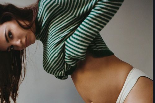 Siêu mẫu nội y Emily Ratajkowski mang thai