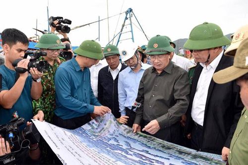 Bão số 9 cách Phú Yên 450km, Phó Thủ tướng Trịnh Đình Dũng chỉ đạo ứng phó tại tiền phương
