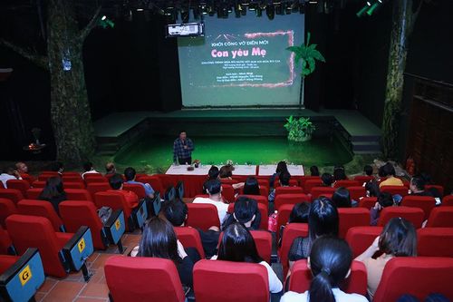 Khởi công vở rối 'Con yêu mẹ'