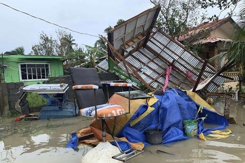 13 người mất tích, hơn 100 nghìn người sơ tán do bão Molave tại Philippines