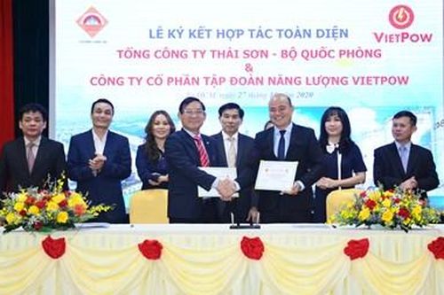 Ký kết hợp tác toàn diện phát triển năng lượng tái tạo, khu công nghiệp