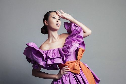 Không cần diện bikini, Hà Anh vẫn gợi cảm khó cưỡng với đường cong nóng bỏng