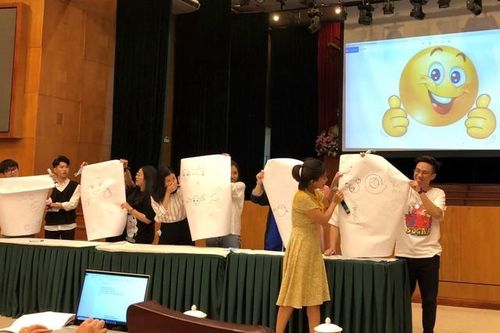Tân sinh viên vui ngày Hoạt động trị liệu