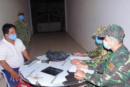 Bắt giữ 5 người nhập cảnh trái phép vào Việt Nam bằng đường sông