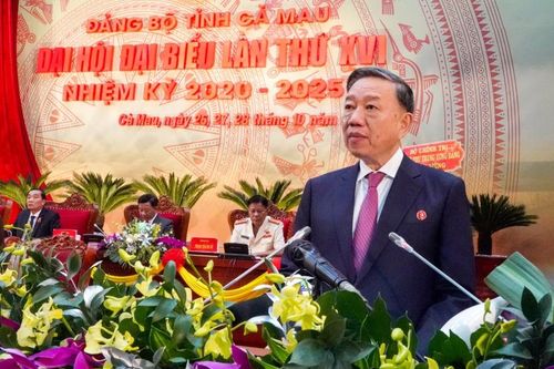 Phấn đấu xây dựng tỉnh Cà Mau phát triển nhanh, bền vững