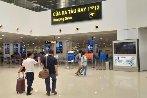 Điều chỉnh loạt chuyến bay do bão số 9