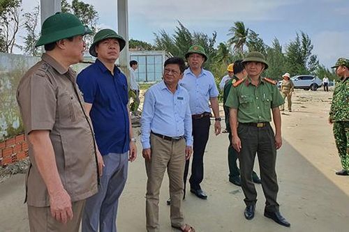 Quảng Nam, Quảng Ngãi khẩn cấp di dời hơn 110.000 dân, chằng chống nhà cửa, di tích