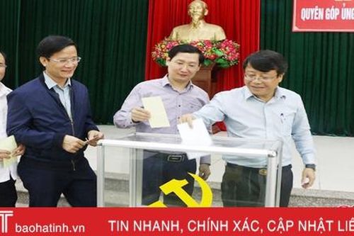 Nhiều phần quà thiết thực dành tặng các địa phương vùng lũ Hà Tĩnh