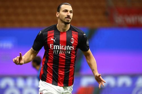 Ibra lập cú đúp, AC Milan chia điểm đầy kịch tính trước AS Roma