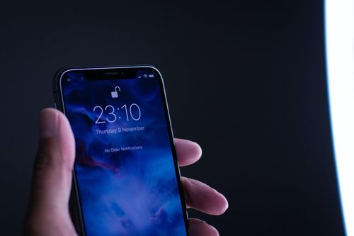 Anh cấm các nhà mạng di động trong nước bán smartphone bản khóa
