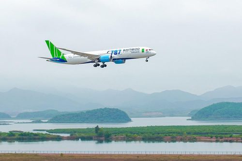 Các hãng hàng không điều chỉnh lịch bay do ảnh hưởng của bão số 9