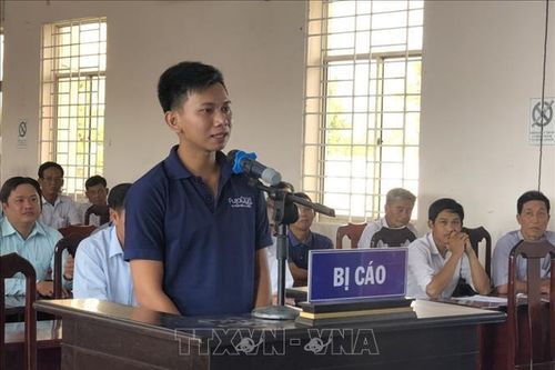 Lĩnh án 5 tháng tù vì trốn nghĩa vụ quân sự