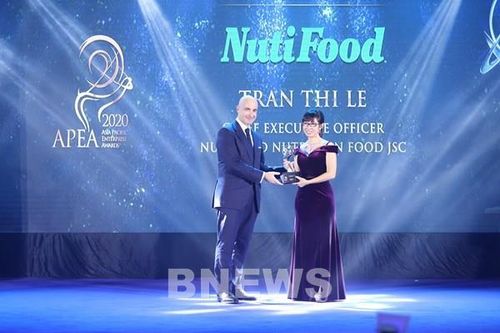 NutiFood lập 'hat-trick' nhận 3 giải thưởng