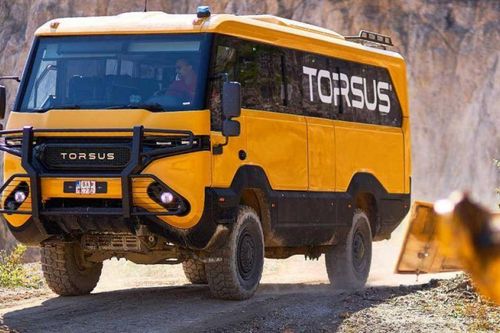 Xe bus đa năng đến từ Cộng hòa Séc có giá bán hơn 1 tỷ đồng