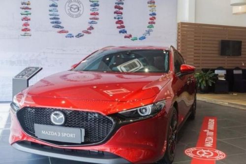 Lăn bánh Mazda 3 phiên bản đặc biệt giới hạn 40 chiếc tốn bao nhiêu?