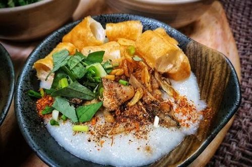 Học 8X cách nấu cháo trai trắng như bông, dai ngọt, nóng bỏng lưỡi ngày đông